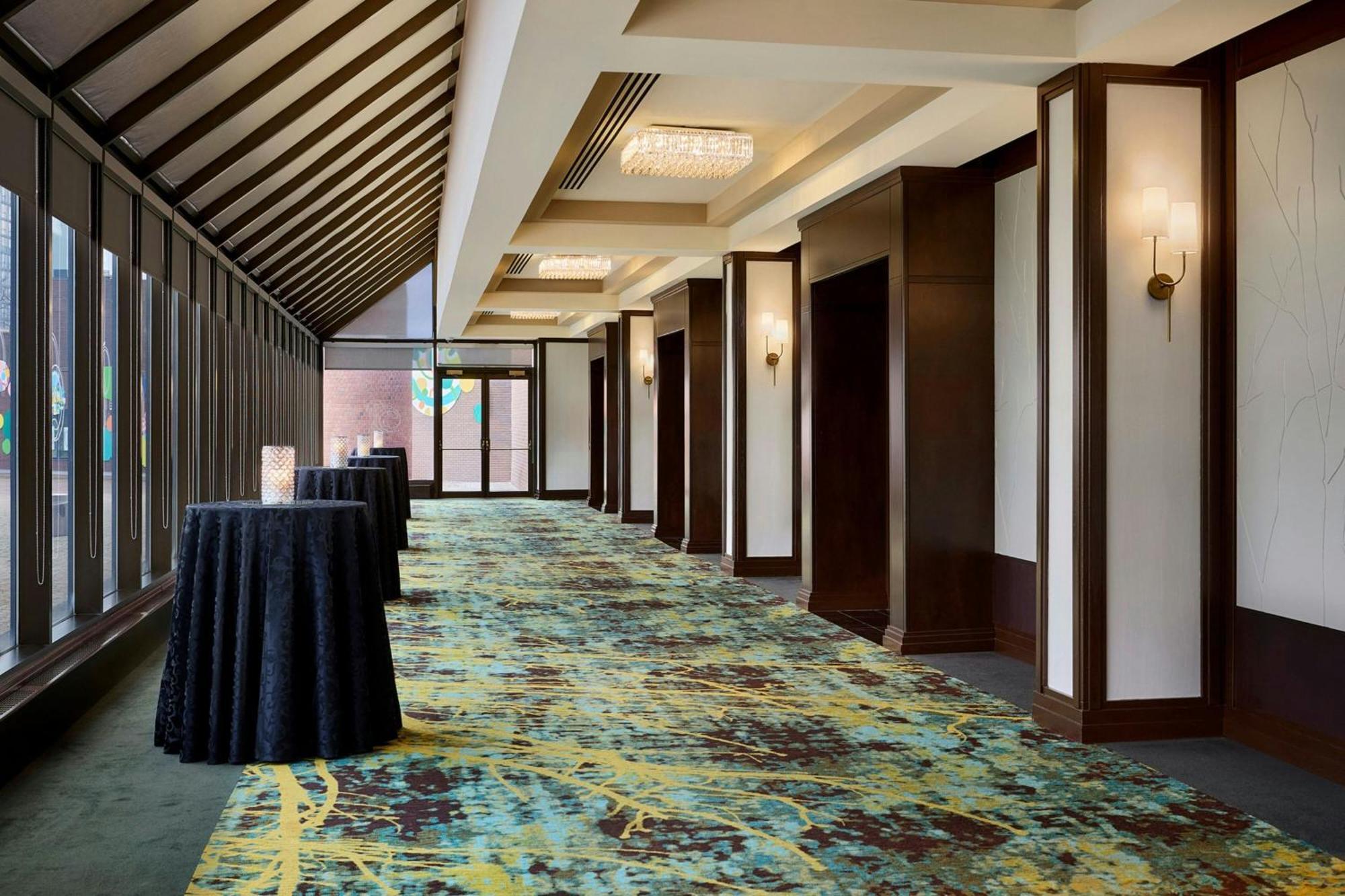 Sheraton Hamilton Hotel Exterior photo
