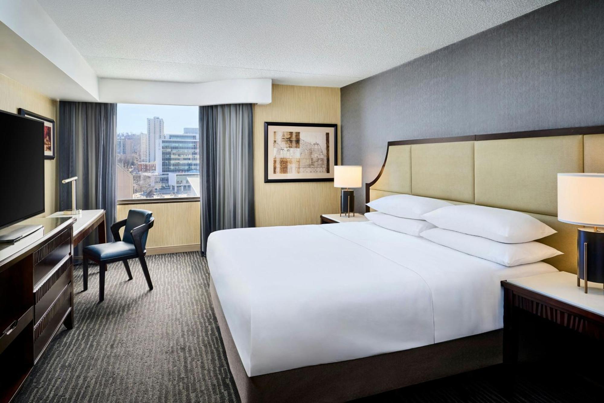 Sheraton Hamilton Hotel Exterior photo